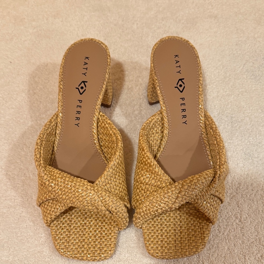 Katy Perry Collections Women's Tan Woven Mules perfect summer shoe.